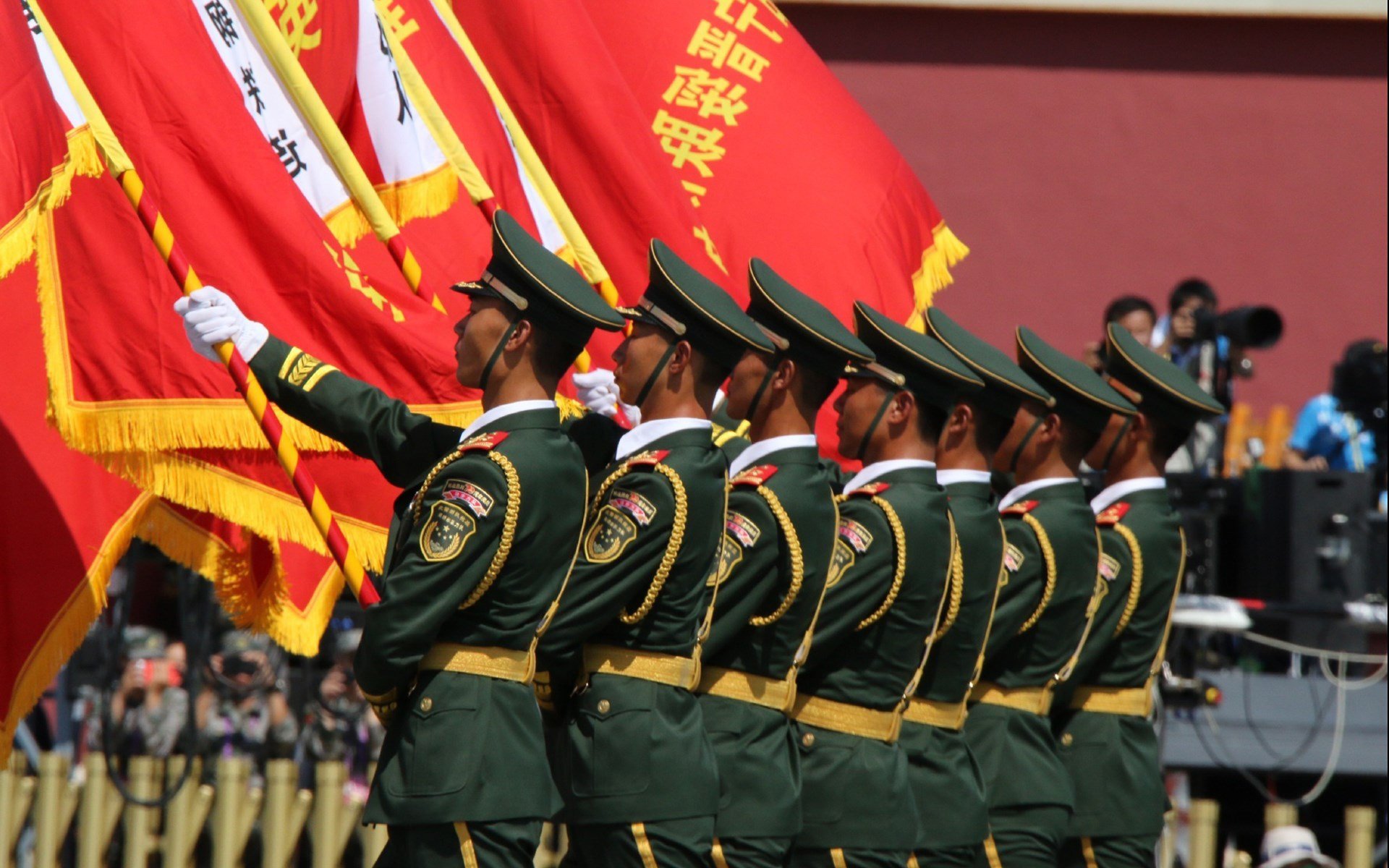 “安赫尔·巴尔博萨的速度与突破力，成为阿根廷美洲狮队的关键进攻利器”